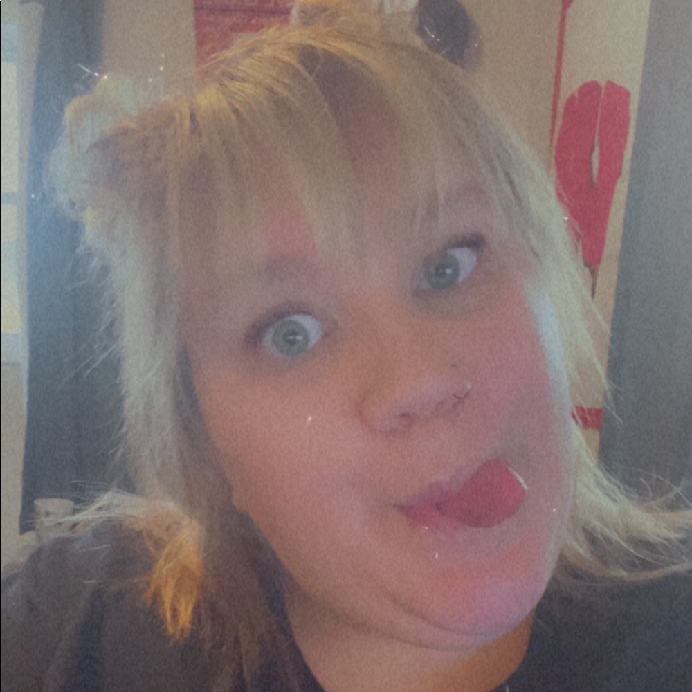 Meet your Posher, Chloe